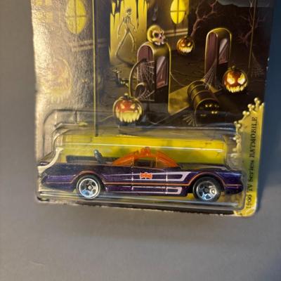 Hot Wheels - Happy Halloween! 1966 TV Series Batmobile - 2012