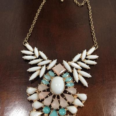Gold toned statement necklace very beautiful