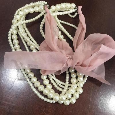 Cute faux pearl necklace