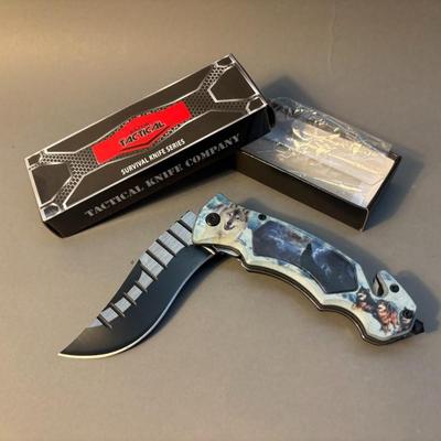 Razor Tactical - Lock Knife - Wolves Handle
