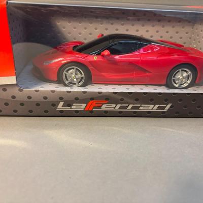RASTAR - 1:18 LaFerrari (Red) - R/C Model Car