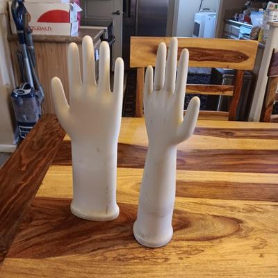 SMALL AND LARGE PORCELAIN GLOVE MOLDS