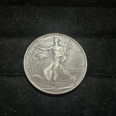 1993 WALKING LIBERTY SILVER DOLLAR