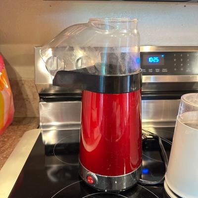 AIR POPCORN POPPER, BRAUN COFFEE BEAN GRINDER AND CUISINART YOGURT/ICE CREAM/SORBET MAKER