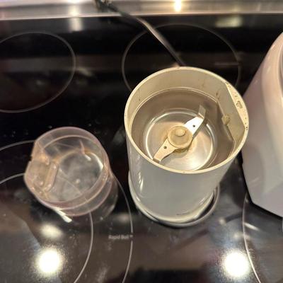 AIR POPCORN POPPER, BRAUN COFFEE BEAN GRINDER AND CUISINART YOGURT/ICE CREAM/SORBET MAKER