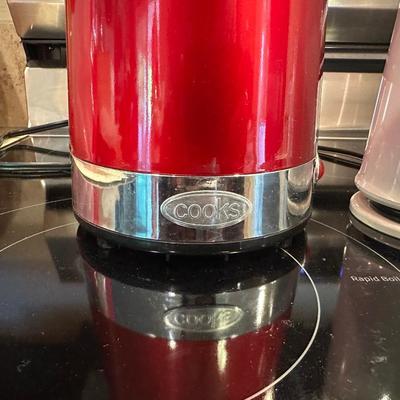 AIR POPCORN POPPER, BRAUN COFFEE BEAN GRINDER AND CUISINART YOGURT/ICE CREAM/SORBET MAKER