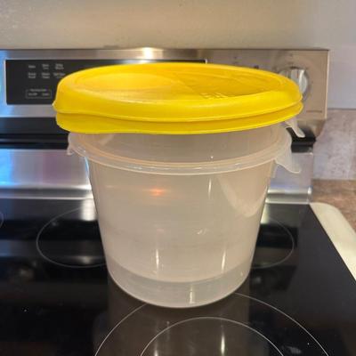 FOOD STORAGE CONTAINERS