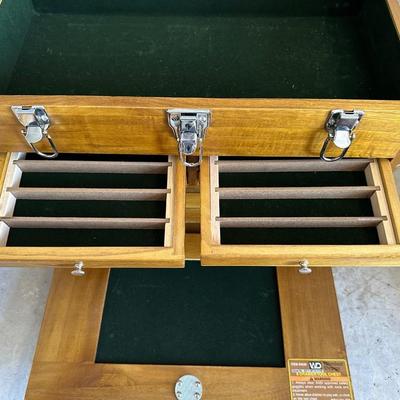 NICE 8 DRAWER TOOL CHEST BY WINDSOR DESIGN