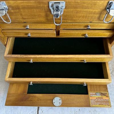 NICE 8 DRAWER TOOL CHEST BY WINDSOR DESIGN