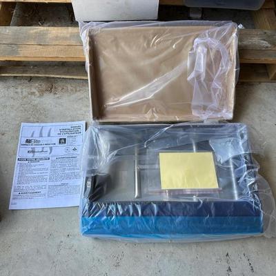 NEW IN BOX - SUBURBAN ELITE SERIES GRIDDLE