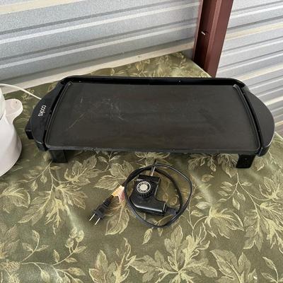 ELECTRIC FRYING PAN AND GRIDDLE PLUS A RIVAL CROCK POT