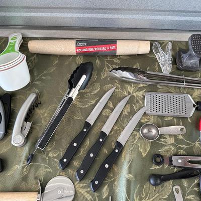 FARBERWARE CUTLERY SET IN A BLOCK PLUS EVERY KITCHEN UTENSIL YOU COULD EVER NEED