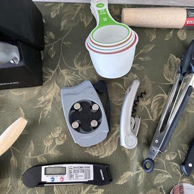 FARBERWARE CUTLERY SET IN A BLOCK PLUS EVERY KITCHEN UTENSIL YOU COULD EVER NEED