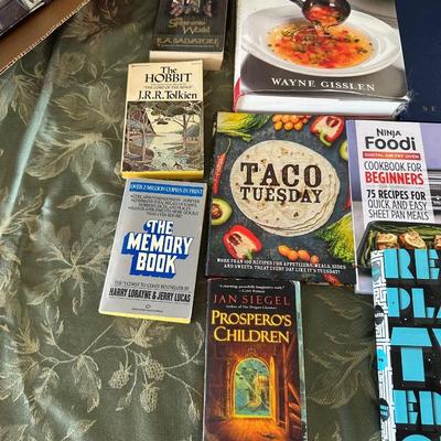 MANY R A SALVATORE NOVELS, COOK BOOKS & ELEMENTARY GRADES YEARBOOKS
