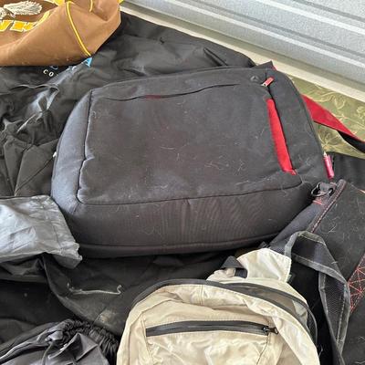A GOOD VARIETY OF BAGS