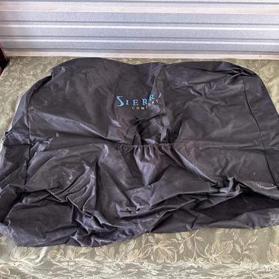 A GOOD VARIETY OF BAGS