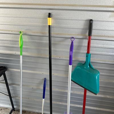 BISSELL SPOTBOT AND OTHER FLOOR CLEANING TOOLS