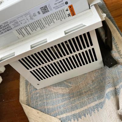 Lot 66 Window Air Conditioner