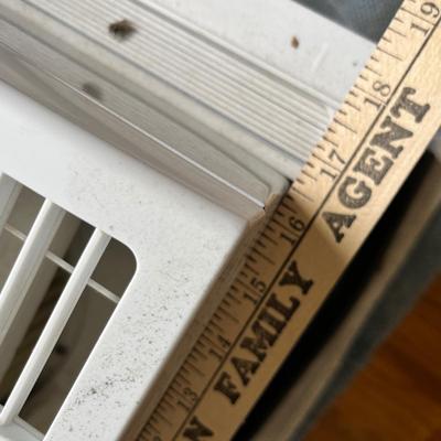 Lot 66 Window Air Conditioner