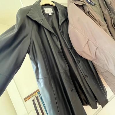 Lot 69 Men's dress coats