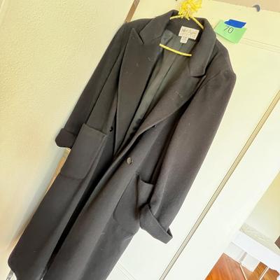Lot 70 Women's coats