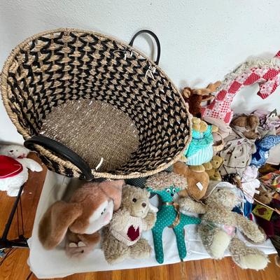 Lot 75 Basket of stuffed animals
