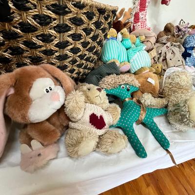Lot 75 Basket of stuffed animals