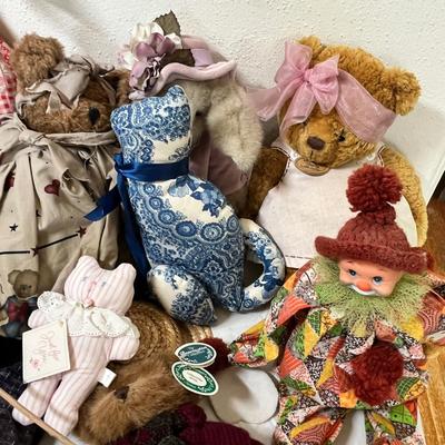 Lot 75 Basket of stuffed animals