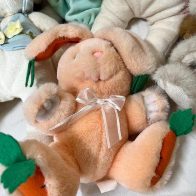 Lot 77 Stuffed Animals & Dolls