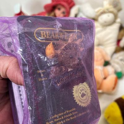 Lot 77 Stuffed Animals & Dolls