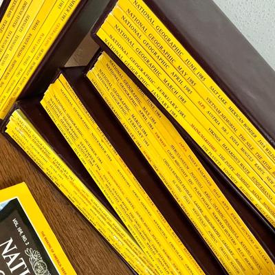 Lot 80 National Geographic magazines