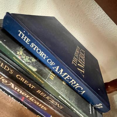 Lot 91 Books on America