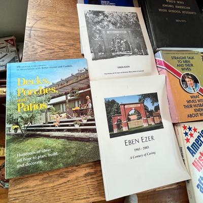 Lot 92 USA lot of books & flags