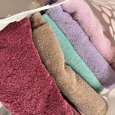 Lot 93 Hamper full of towels