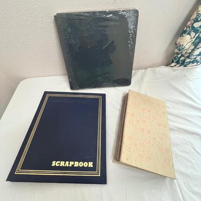 Lot 95 Photo albums
