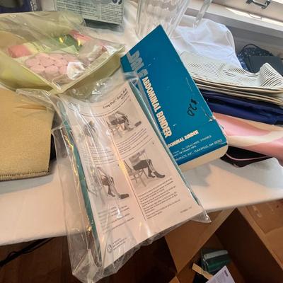 Lot 100 Assorted household