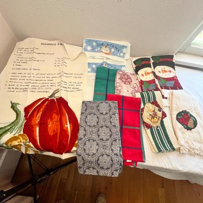 Lot 103 Towels & linens
