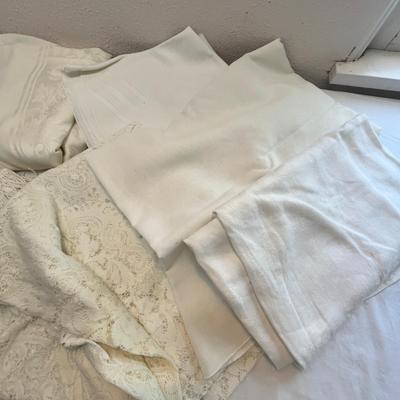 Lot 104 Table cloths