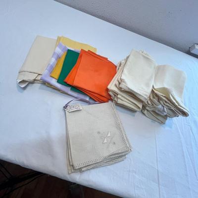 Lot 108 Cloth napkins