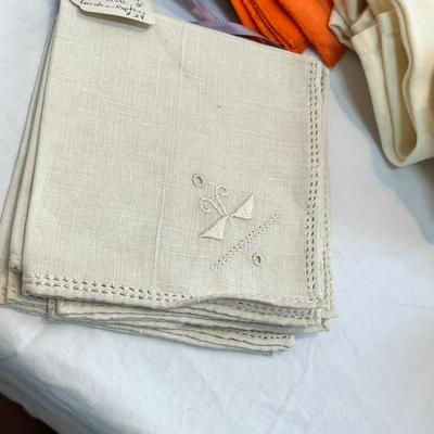 Lot 108 Cloth napkins
