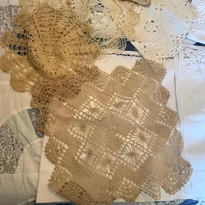 Lot 110 Doilies & other