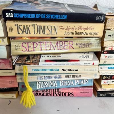 Lot 118 More paperback books