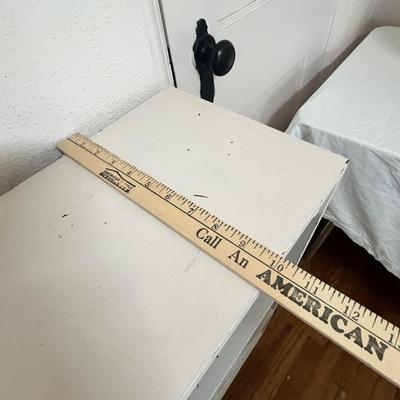 Lot 121 White book shelf