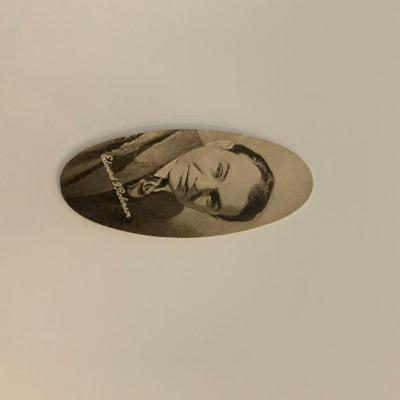 Edward G. Robinson unsigned cigarette card