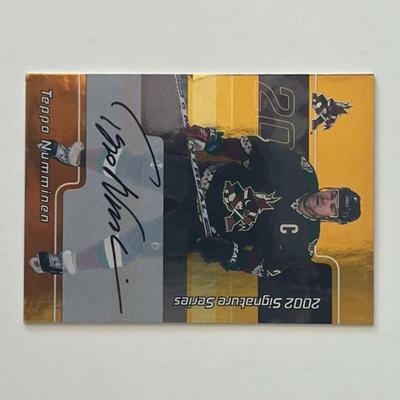 Phoenix Coyotes Teppo Numminen 2002 Signature Series #110 signed trading card