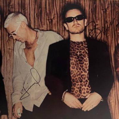 U2 facsimile signed photo. 6x9 inches