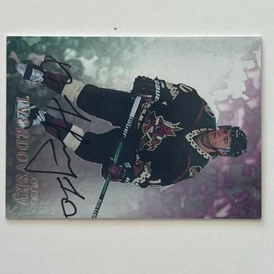 Phoenix Coyotes Oleg Tverdovsky 1998 In The Game #258 signed trading card