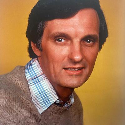 Alan Alda photo