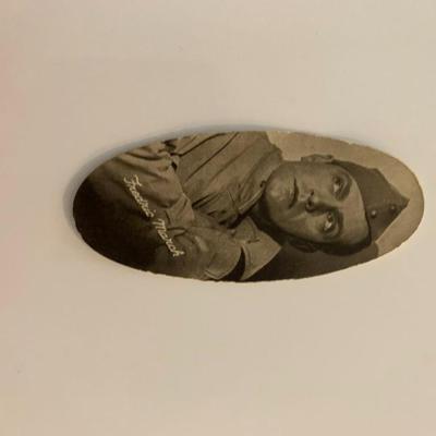 Frederic March unsigned cigarette card