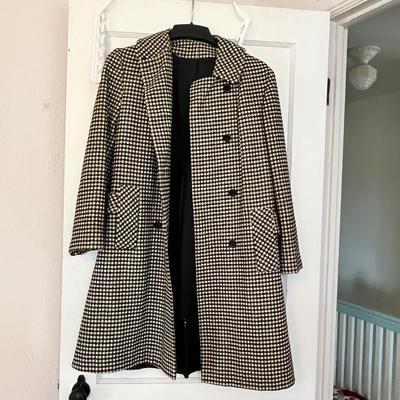 Lot 144 Houndstooth top coat